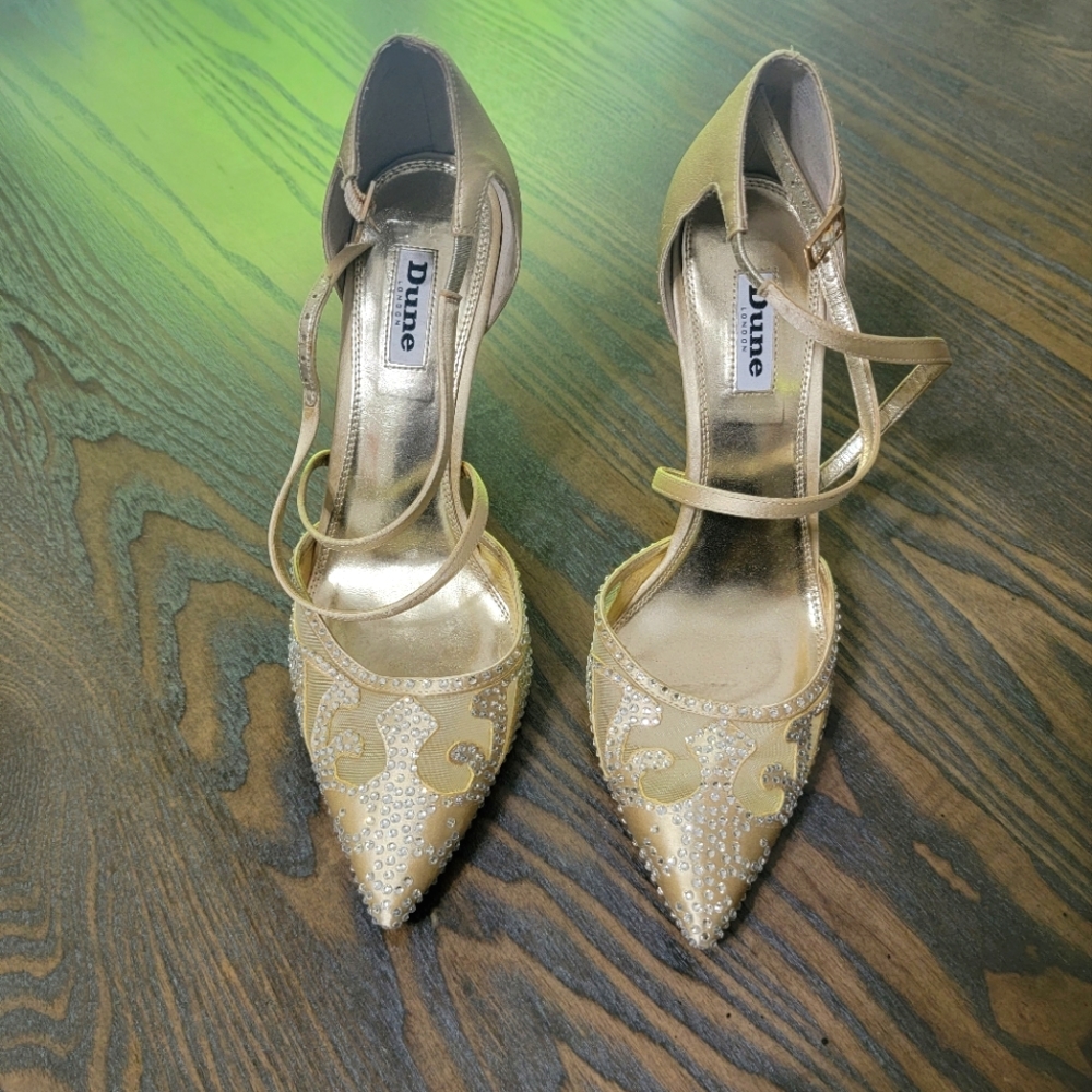 Gold Dune shoes Size 9